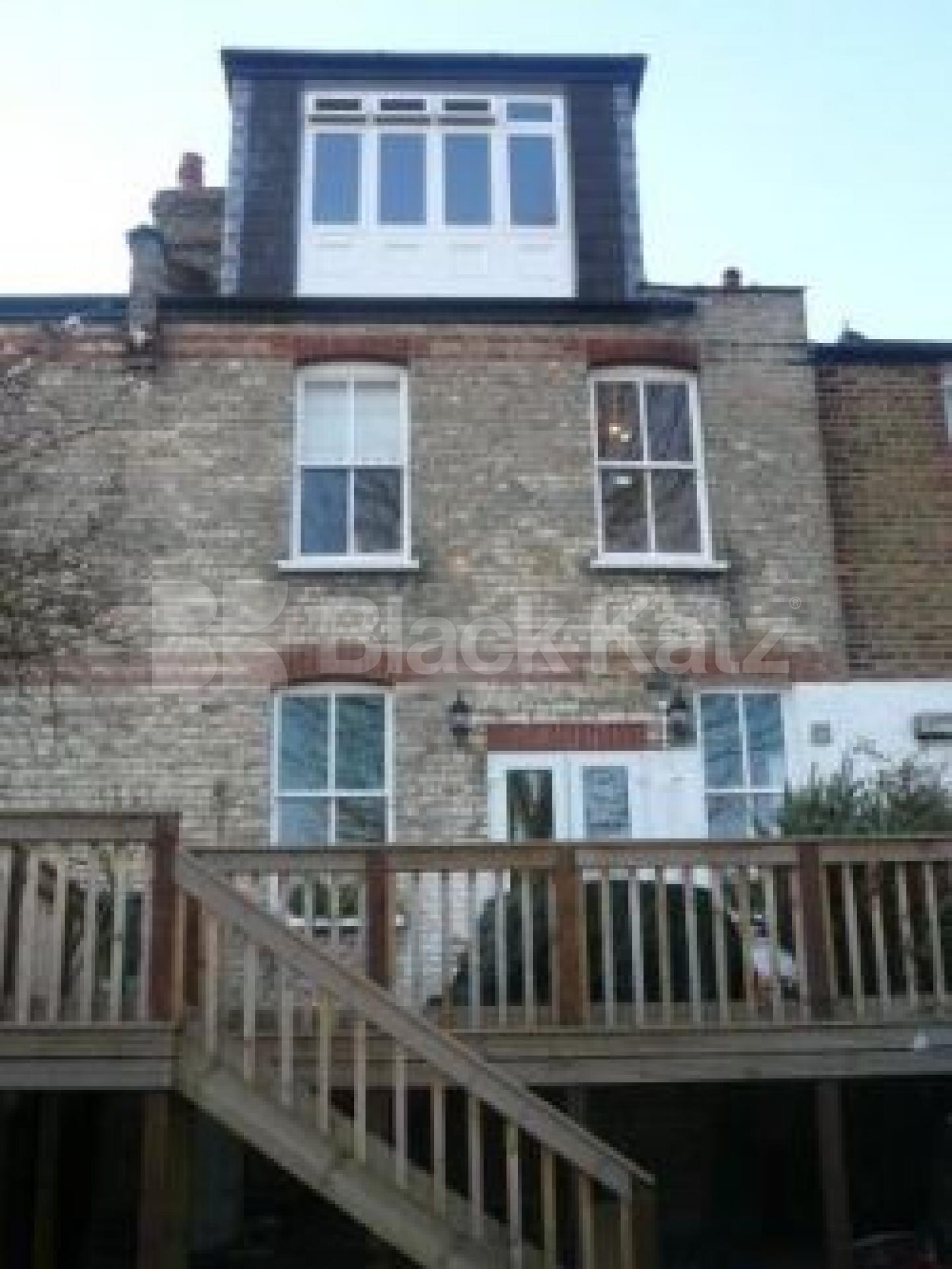 			4 Bedroom, 1 bath, 1 reception House			 Muswell Hill Place, MUSWELL HILL N10 N10
